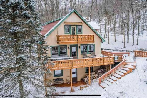 . 3 Bedroom Cabin at Alpine Lake, near Deep Creek-WISP Resort