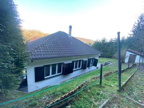 Maison (complète) dans un écrin de verdure