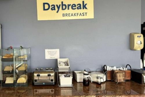 Days Inn by Wyndham San Diego-East/El Cajon - image 10