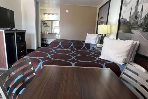 Super 8 by Wyndham Slidell - image 5