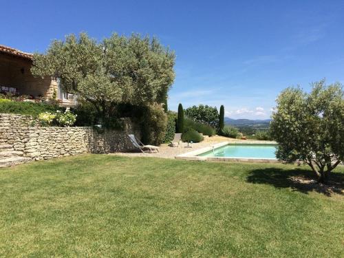 In Gordes, facing the entire Luberon Park a beautiful 5 bedrooms house