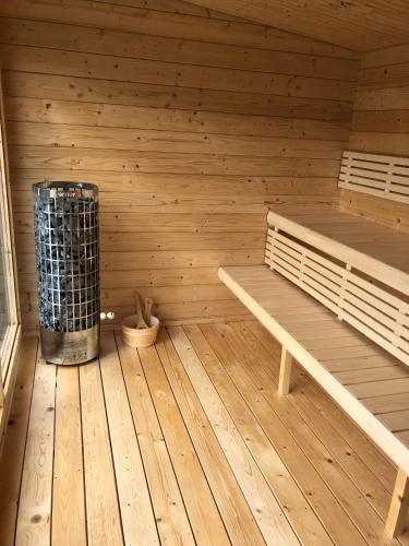 The Kestrel Shepherd Hut, Whitehouse Farm