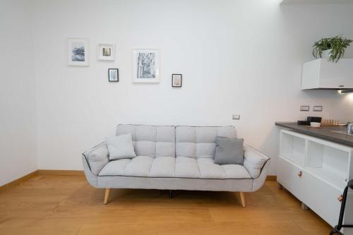 One-Bedroom Apartment image 8