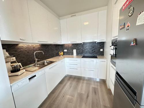 Modern 2 bedroom apartment in Kópavogur (Modern 2 bedroom apartment in Kopavogur) in 林德賽爾