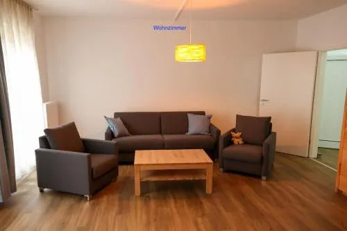 Freundliche Wohnung mit Parkplatz und Terrasse in Neubrandenburg, Deutschland