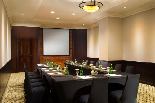 Sala per ricevimenti, Bumi Surabaya City Resort near Joko Dolog  Buddhist  Statue