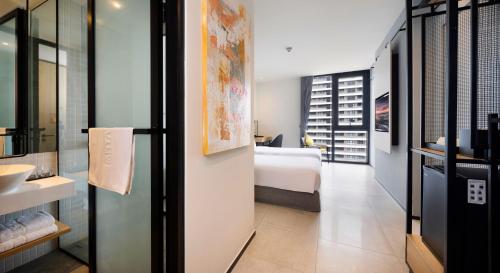 Executive Suite image 6