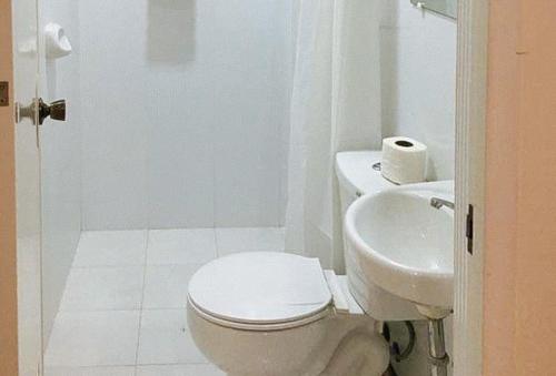 Bathroom, RedDoorz @ Caree Boutique Hotel Sorsogon near Rizal Beach