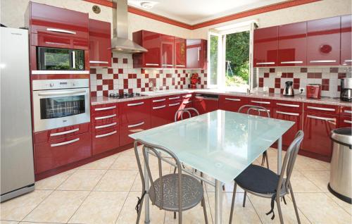Kitchen, Lovely Home In Les Salles Du Gardon in Les Salles-Du-Gardon