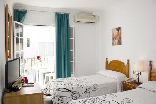 Hotel Oasis - image 4