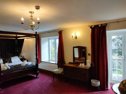 446544271 Great Trethew Manor Hotel & Self Catering Lodges