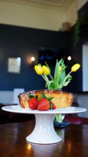 Bourne Hall Country Hotel - image 12