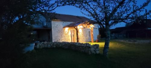 Maison de 2 chambres avec jardin clos et wifi a Les Leches