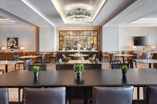 JW Marriott Tampa Water Street - image 7