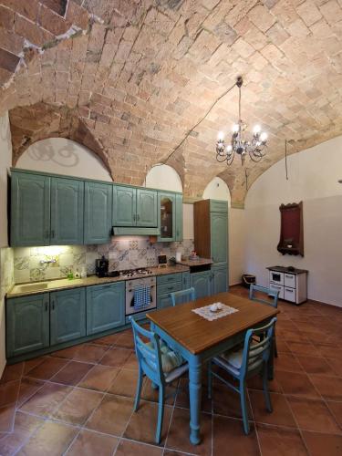 Kitchen, Dimora storica nel cuore della Toscana in Chianni
