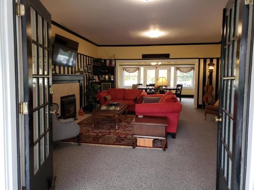 Bayberry Inn B&B and Oregon Wellness Retreat - 공용 라운지/TV 시청 구역