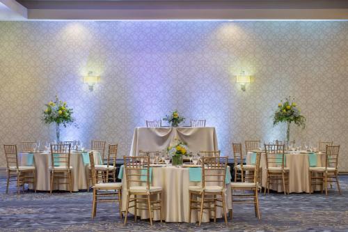 Delta Hotels by Marriott Philadelphia Airport - image 6