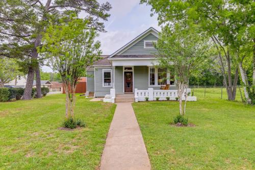 Cozy Bellville Home with Gas Grill and Private Yard!