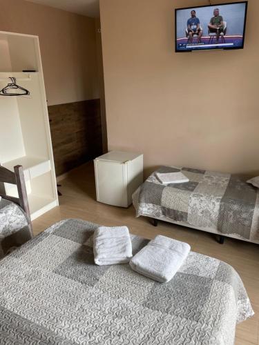 Deluxe Quadruple Room image 9