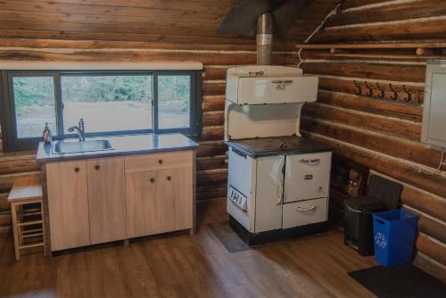 Konyha, Chute Lake Lodge in Kelowna