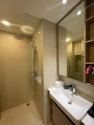 Modern Golf course view Apartment in Sky Park Laguna