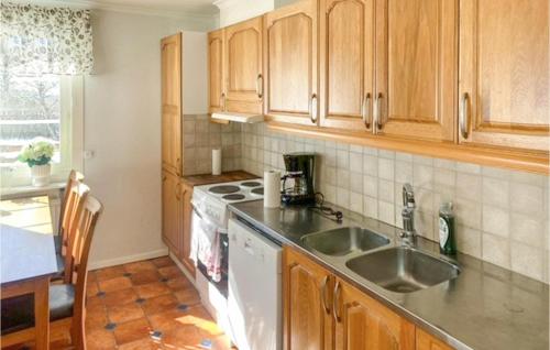 Konyha, Pet Friendly Home In Lidköping (Pet Friendly Home In Lidkoping) in Granvik