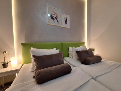 GENIUS APARTMENT - Tap to explore photos