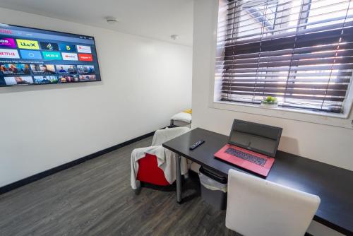 STAYSA Equipped studios near QE and UOB in GuestHouse close to the city!, Birmingham (foto 9)