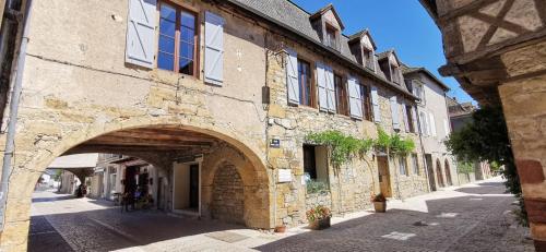 Maison Pierre Loti, gîte historique et spacieux en vallée de la Dordogne