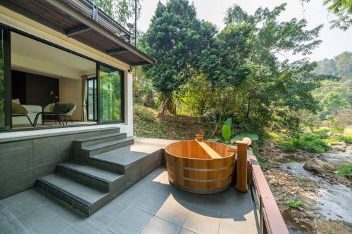 Zen MaeKampong Waterfall Villa