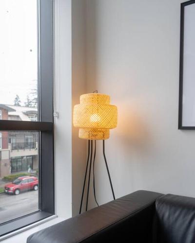 2 bed Studio with Mountain Views and Free Parking in Surrey, Canada