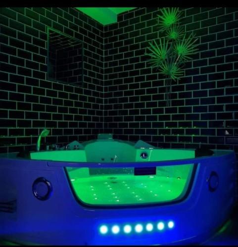 Appartements Appartement jacuzzi Gold&Night