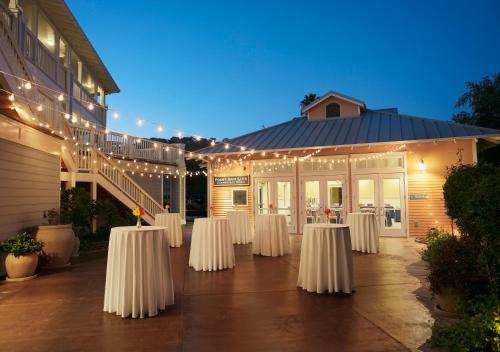 Banquet hall, Avila Lighthouse Suites in Avila Beach (CA)