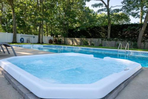 Cousy Summer Home in East Hampton with private pool