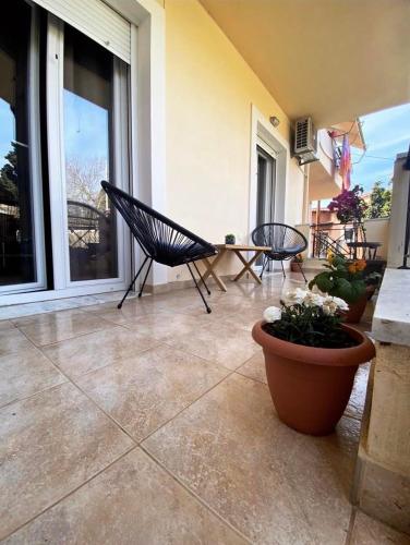 nikol_house, Alepou