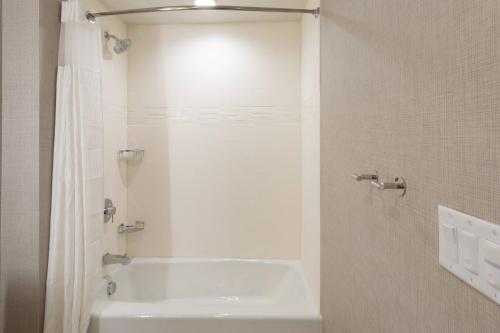 Residence Inn Minneapolis Maple Grove/Arbor Lakes - image 11