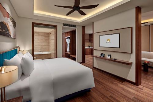 Guestroom, THE WATSON PREMIUM HALONG HOTEL in Hạ Long