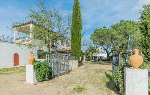 Gorgeous Home In Aldeaquemada With Swimming Pool