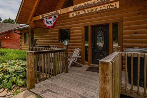 Luxury 2700 Sq Ft Log Cabin Private Hot Tub Game room Pool Table Best View - image 10