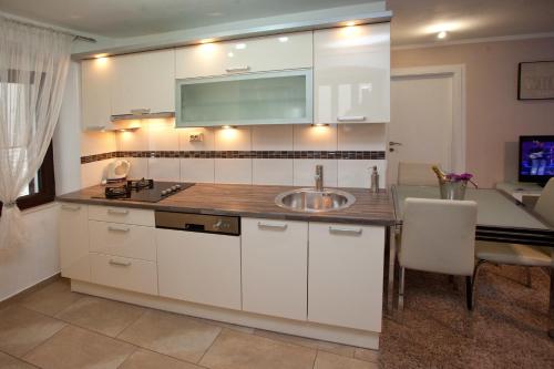 Villa Toni Design Apartments - image 8