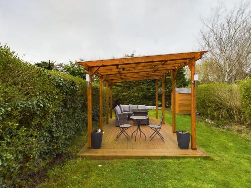 Zoo Cottage - image 6