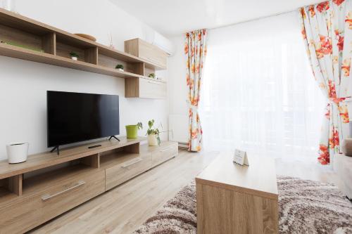 Nature Apartment with Balcony image 4
