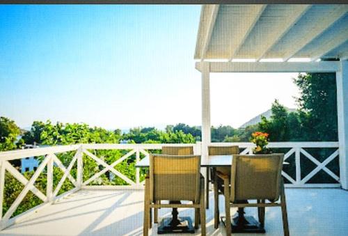 Benjamin Otel Gumusluk in Karakaya