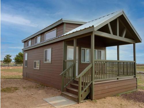 036 Tiny Home nr Grand Canyon South Rim Sleeps 8 - Full Kitchen - Tap to explore photos