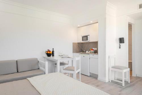 Aparthotel Alcúdia Beach - image 6