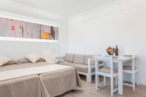 Aparthotel Alcúdia Beach - image 7