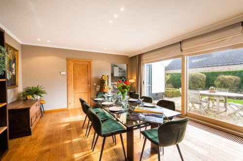 Three-Bedroom Villa image 3