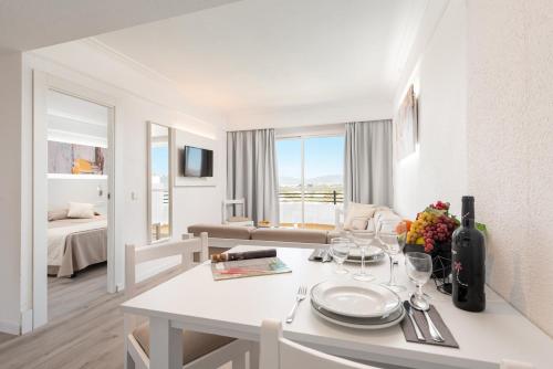 Aparthotel Alcúdia Beach - image 11