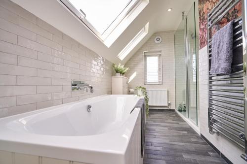 Bathroom, Little Hayes in Lyndhurst