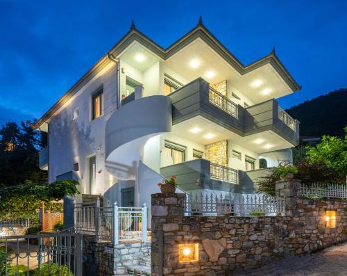  Apartments Exadas in Chrisi Ammoudia
